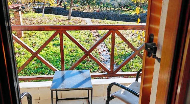 House with yard & patio | Good for workation — photo 4
