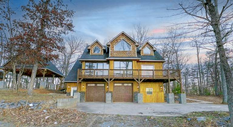 Villa with hot tub — photo 5