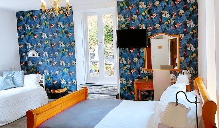 Accommodation Douglas