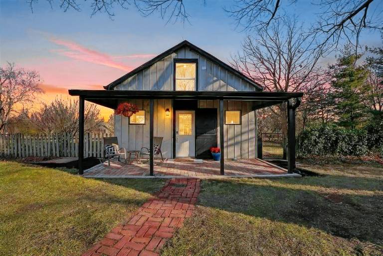 House  Brittany Pointe