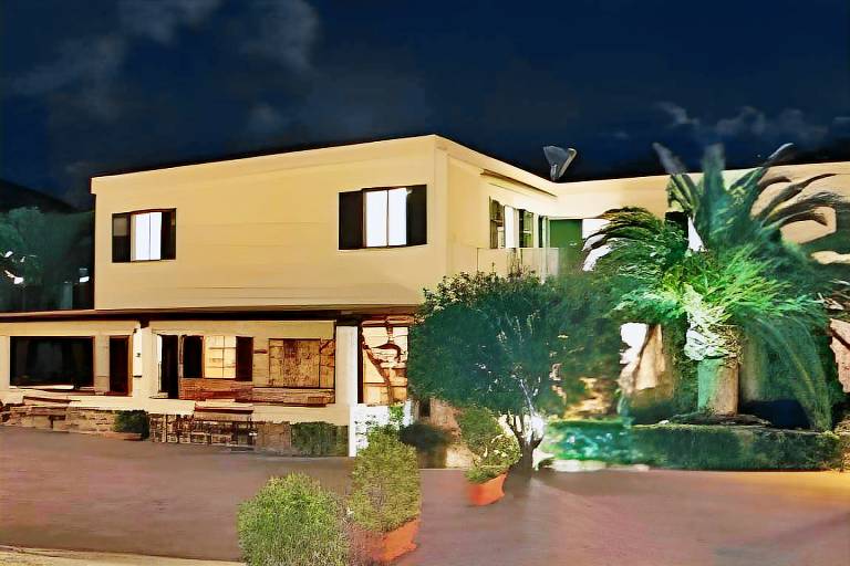 Family-oriented charming serviced apartment with pool, terrace & yard | Pets are welcome in Lipari