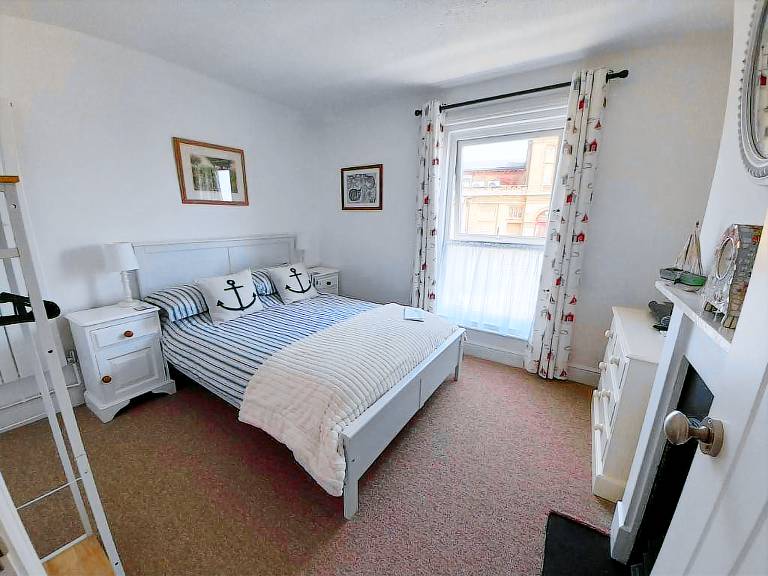 Pavilion Cottage next to Gorleston beach — photo 3
