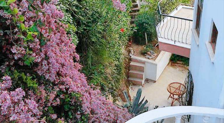 Charming holiday apartment with yard & patio | Close to the beach | Good for workation | Pets allowed in Alanya