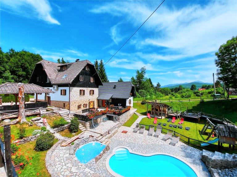 House  Jezerce