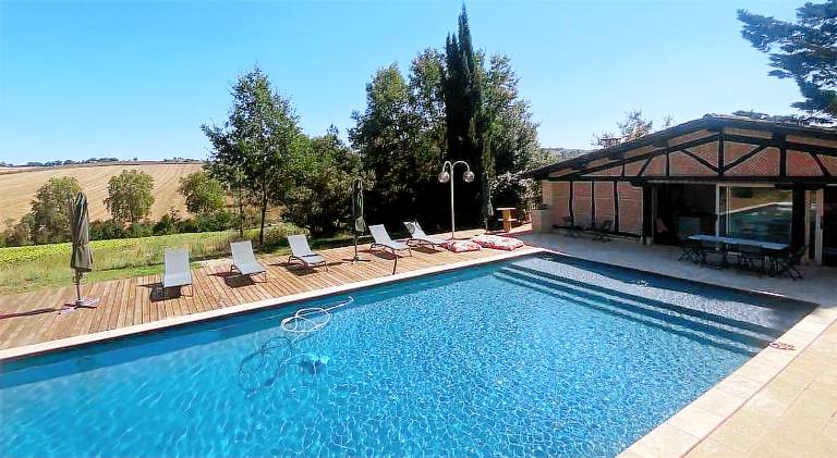 Maison d'hotes a Laplume in Le Passage