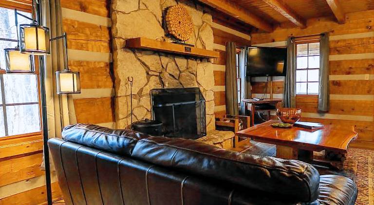 House with jacuzzi & pool | Pet-friendly — photo 2