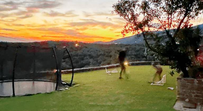 House with barbeque, jacuzzi & garden — photo 5