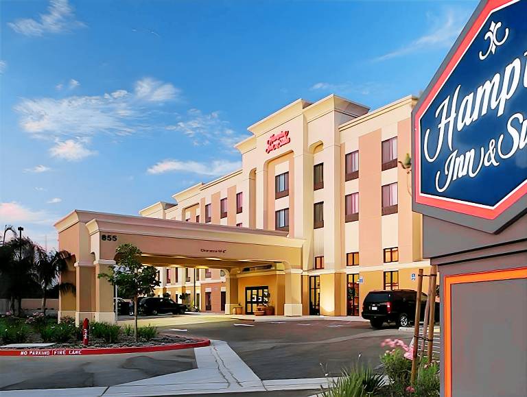 Hampton Inn & Suites Clovis-Airport North in Clovis, CA