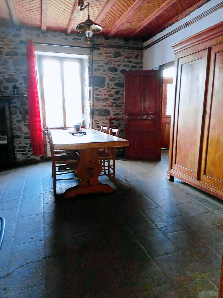 Gite with barbeque, hot tub & yard | Pets are welcome — photo 3