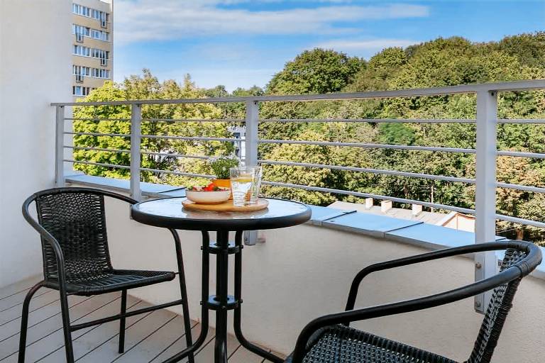 Sun Towers 1 bedroom balcony parking — photo 4