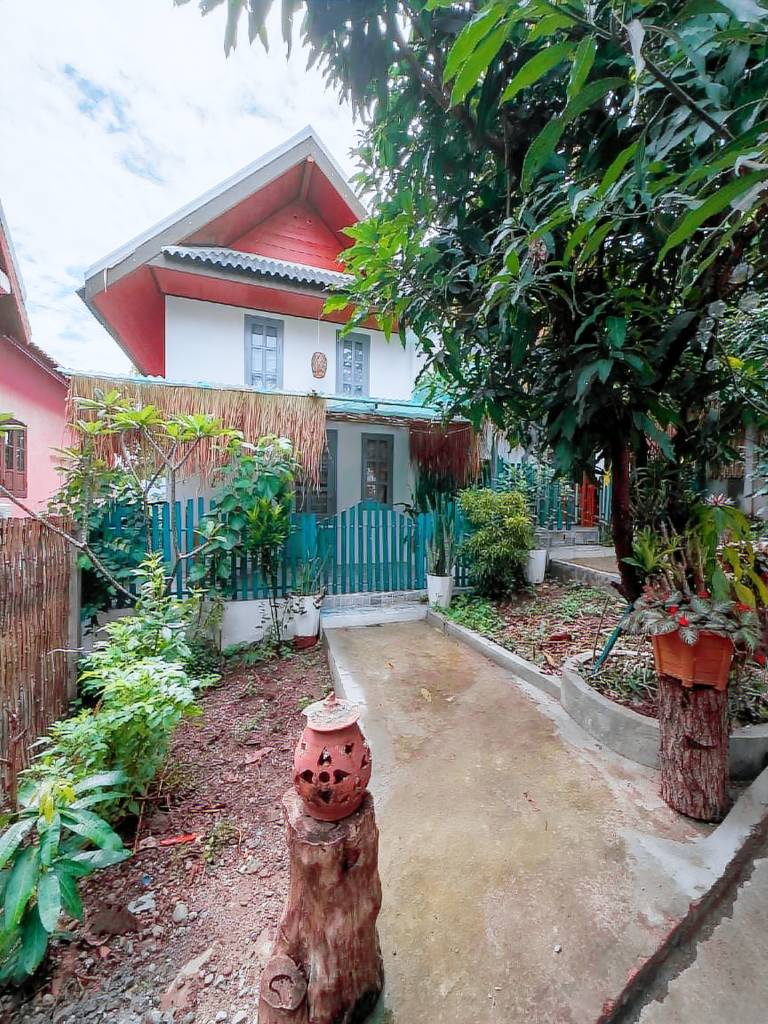 Vacation home with patio | Near Wat Pa Phon Phao | Pets are welcome — photo 4
