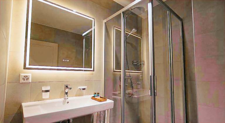 Boutique Hotel La Couronne Mies — photo 2