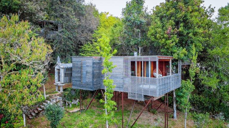 House with patio | Water view — photo 2
