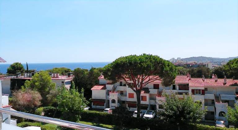 Beautiful holiday apartment with terrace, private pool & yard | Next to the beach | Pets are welcome — photo 3