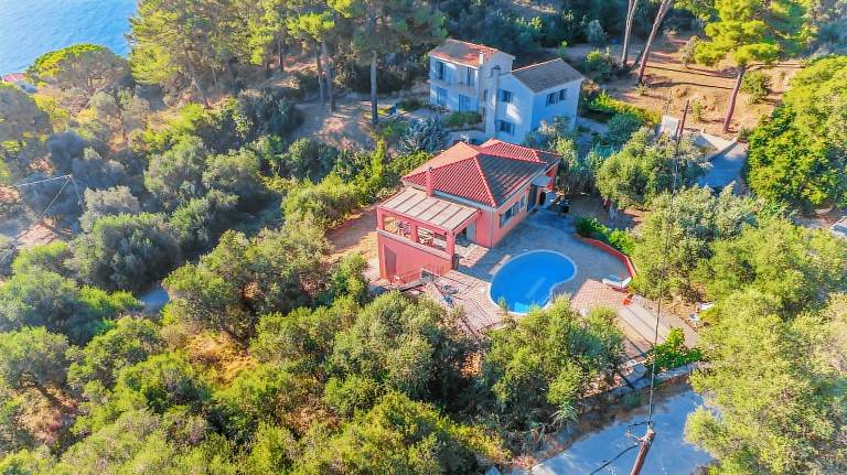 Βίλα Παραλία Ξι