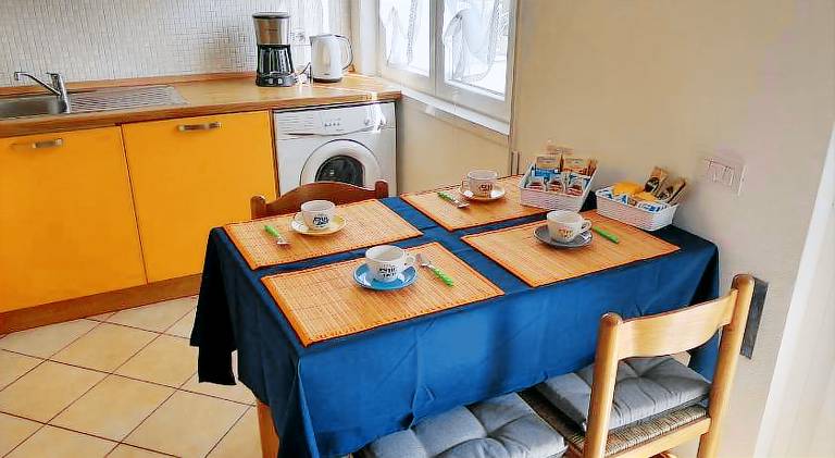 Apartment with garden & terrace — photo 3