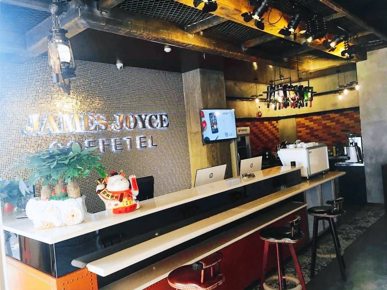 James Joyce Coffetel Xi an Lingtong The Terracotta Army Huaqingchi University Town Metro Station