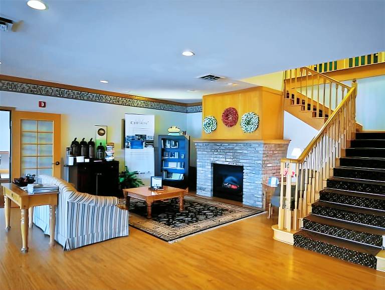 Country Inn & Suites by Radisson, Clinton, IA — photo 5