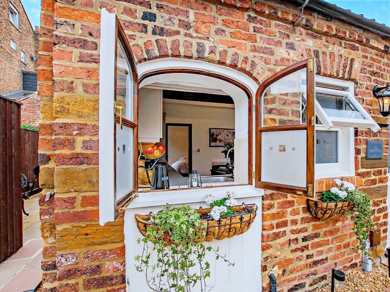 Fully equipped cottage with grill & garden | Pets allowed — photo 2