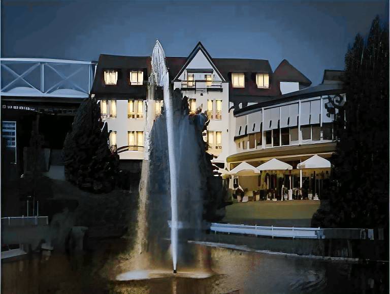 COURT HOTEL