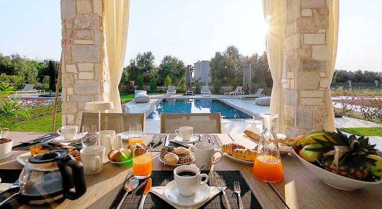 Villa with garden, private pool & terrace — photo 4