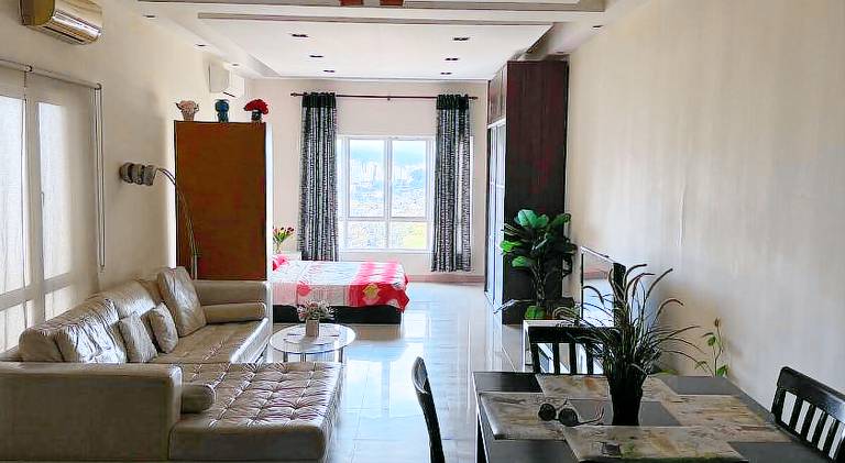 Beautiful holiday apartment with pool & hot tub | Pets are welcome in Kuala Lumpur