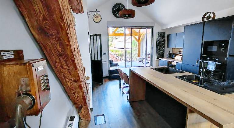 Rental apartment with hot tub — photo 3