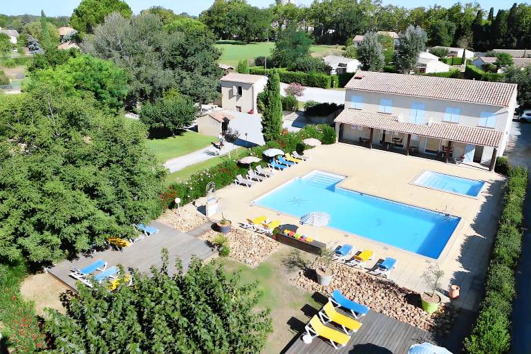 Family-oriented vacation home with garden, pool & BBQ | Garden view | Pets are welcome — photo 2