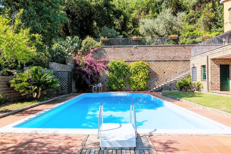 Family-friendly villa with yard, barbeque & private pool | Panoramic view | Dogs allowed — photo 4
