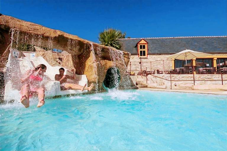 Family-oriented camping suite with sauna, jacuzzi & heated pool | Pets are welcome — photo 2