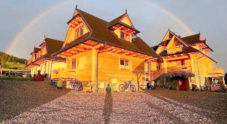 Chalet with garden, patio & hot tub in Bukowina Tatrzanska
