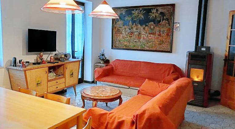 Holiday apartment with terrace & garden — photo 2