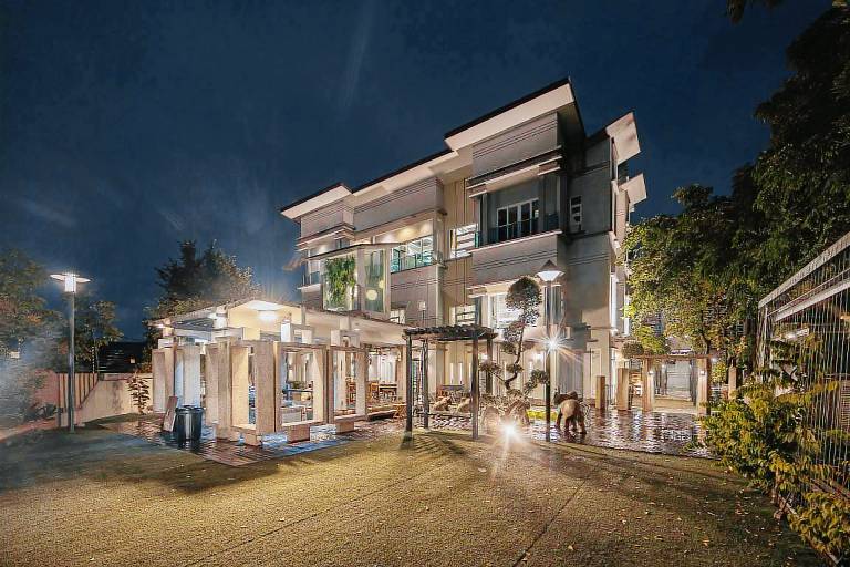 2322 m² Villa