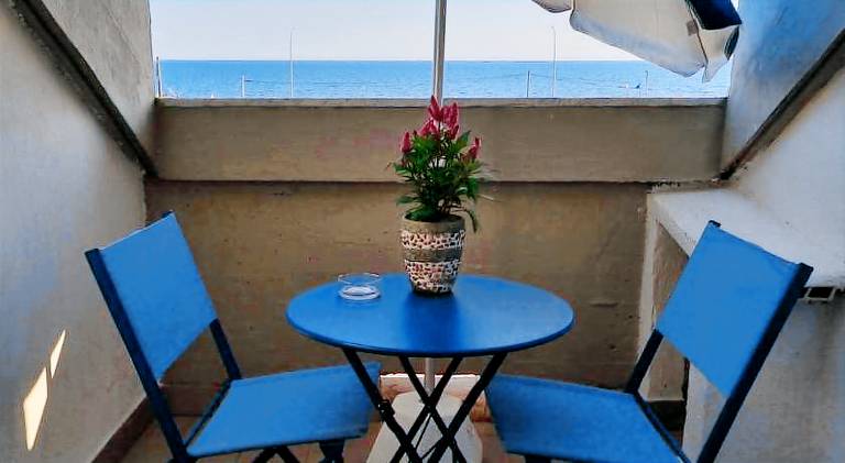 Holiday apartment with 1 room for 4 persons in Carrara