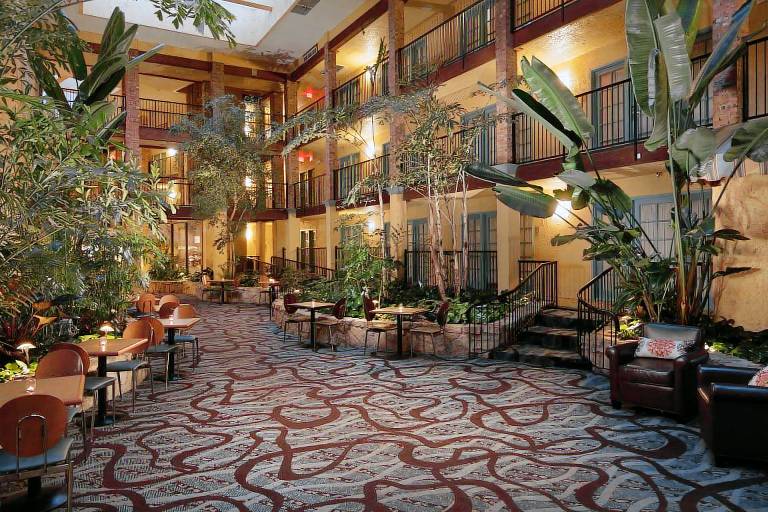 Embassy Suites by Hilton Lubbock — photo 2