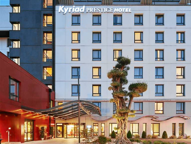 KYRIAD PRESTIGE LYON EST - Saint Priest Eurexpo Hotel and SPA in Chassieu