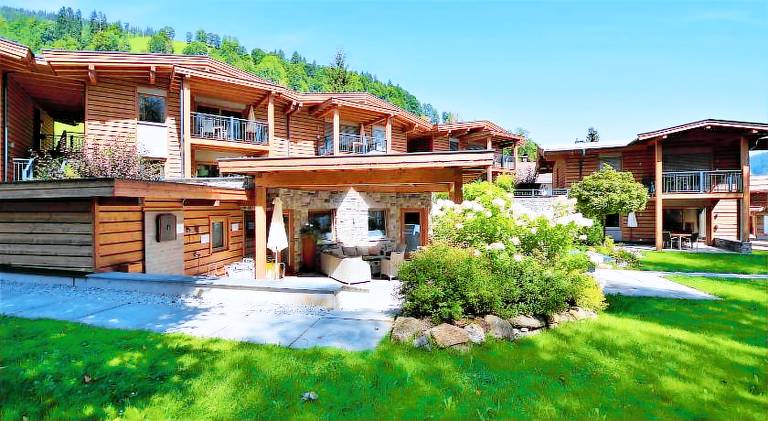 Serviced apartment with terrace, sauna & yard | Pets are welcome in Woergl