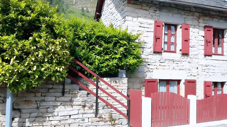 House with barbeque, yard & terrace | Garden view in Gorges du Tarn Causses