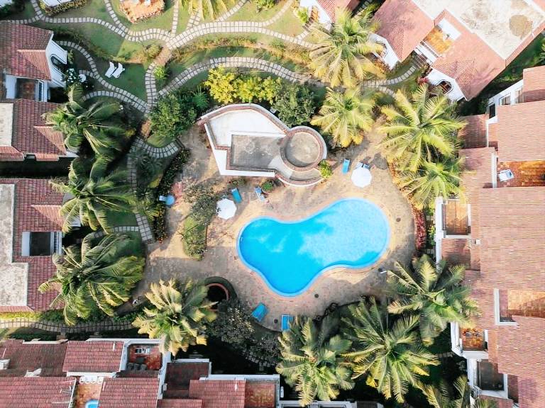 Two BHK Condo • Pool Access • Mins to Beach — photo 2