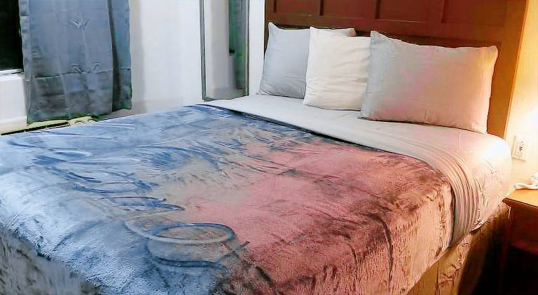 Holiday apartment with hot tub | Pet-friendly in Stillwater, OK