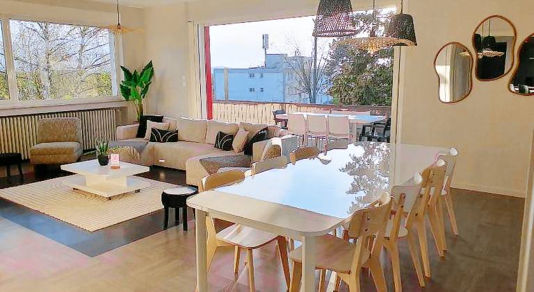 Rental apartment with terrace & yard — photo 4