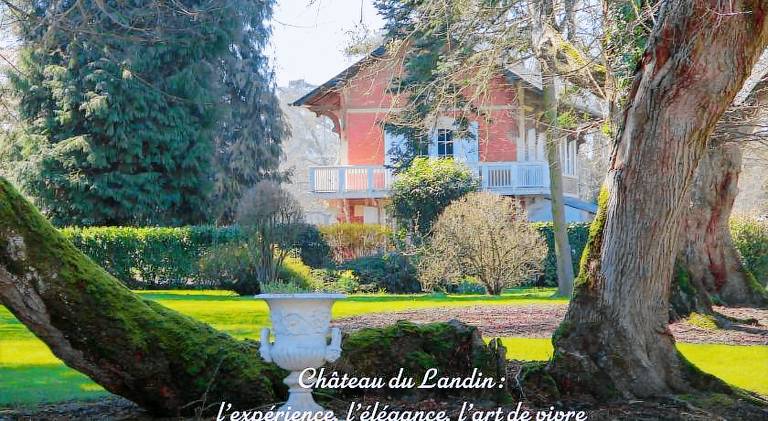 Vacation home with hot tub, terrace & garden in Rouen