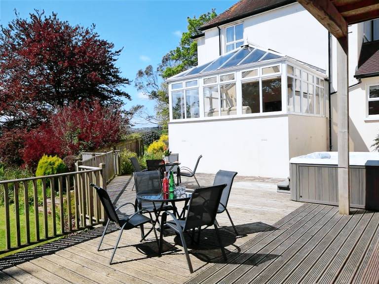 Fully equipped cottage with hot tub & garden | Water view | Dogs allowed — photo 3