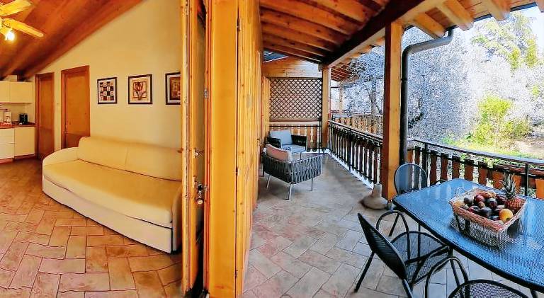 Apartment with patio & barbeque — photo 3