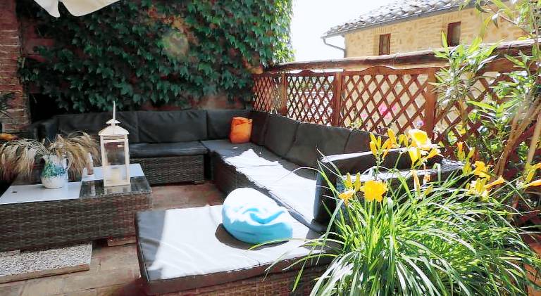 Villa with pool — photo 3