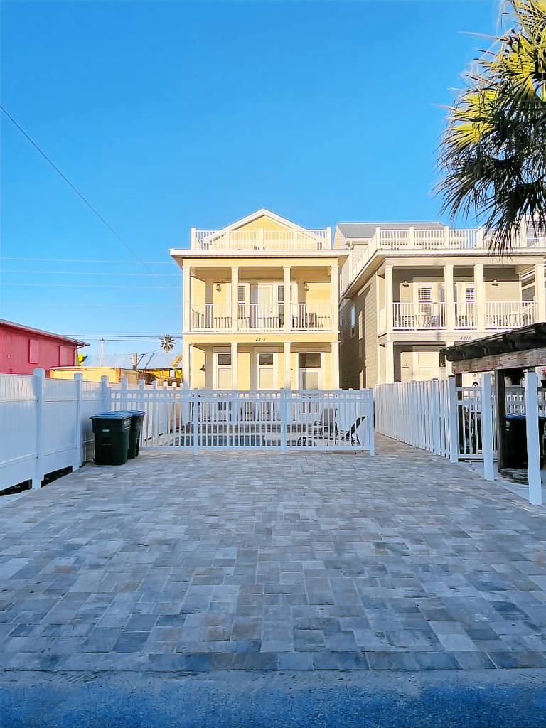 House  Lower Grand Lagoon