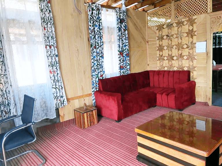 Holiday apartment with barbeque, hot tub & yard | Water view — photo 5