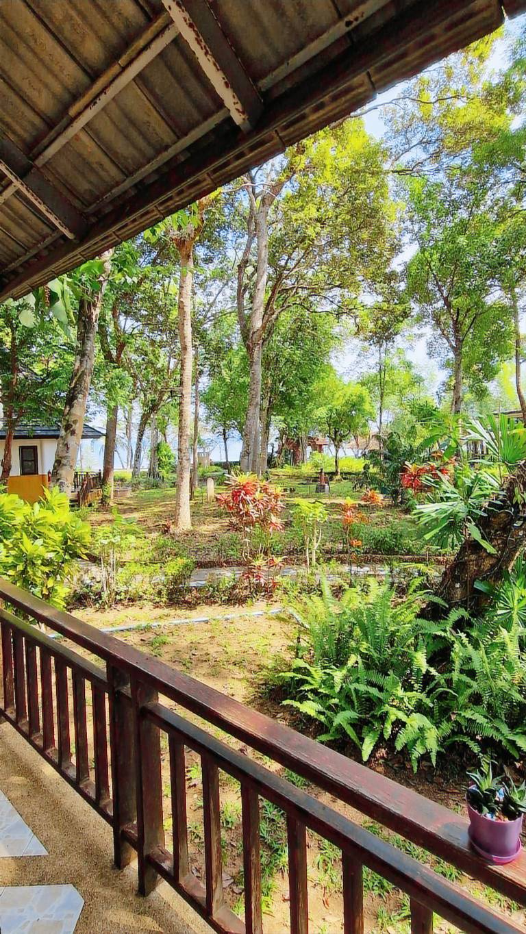Vacation home with yard, pool & grill | Perfect for remote work — photo 4
