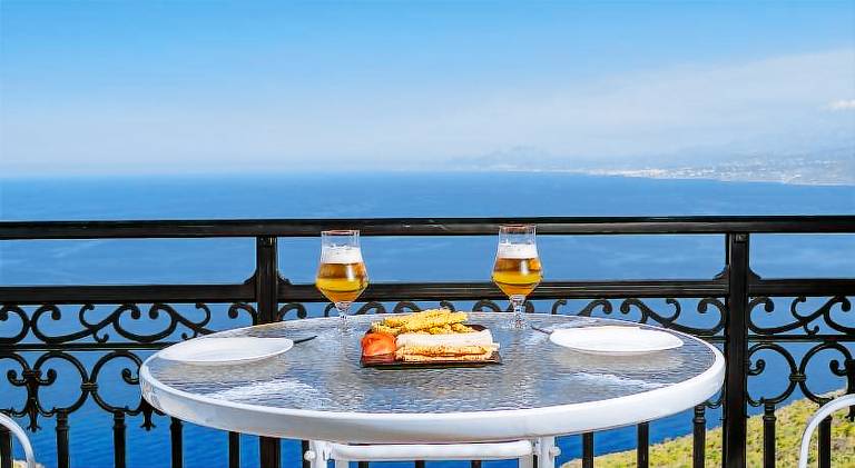 Fully equipped beautiful vacation home with terrace & garden | Pets allowed in Apokoronas