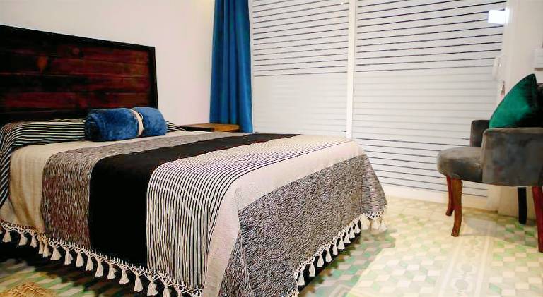 Serviced apartment with patio — photo 2